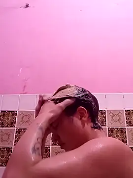 MoonIrene online show from October 28, 2025, 5:34 pm