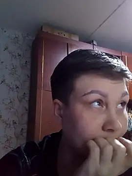 MoonIrene online show from February 9, 2026, 5:00 pm