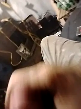 helldonk online show from April 3, 2026, 7:42 pm