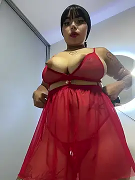 Snapshot of lucialauper_ chatting on July 10, 2026, 12:10 am lucialauper online show from July 10, 2026, 12:10 am