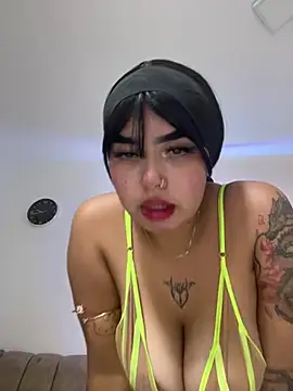 Snapshot of lucialauper_ chatting on July 21, 2026, 2:47 am lucialauper online show from July 21, 2026, 2:47 am