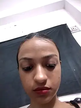 Your-Kitkat online show from September 20, 2025, 9:09 pm