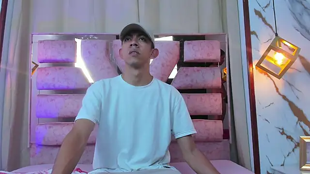 Snapshot of kameron_and_Nick chatting on November 28, 2025, 8:09 pm kameron and Nick online show from November 28, 2025, 8:09 pm