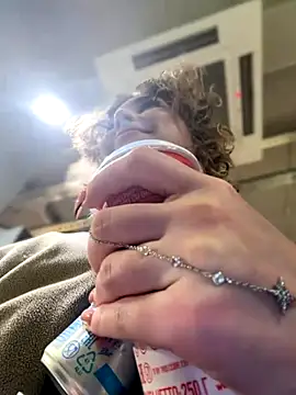 Snapshot of KellyKeler chatting on November 26, 2025, 11:54 am KellyKeler online show from November 26, 2025, 11:54 am