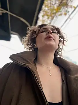 Snapshot of KellyKeler chatting on November 15, 2025, 12:31 pm KellyKeler online show from November 15, 2025, 12:31 pm