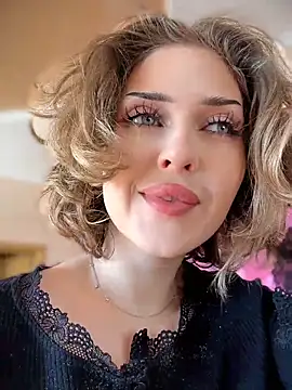 Snapshot of KellyKeler chatting on April 15, 2026, 10:43 am KellyKeler online show from April 15, 2026, 10:43 am