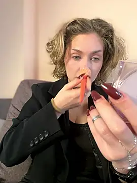 Snapshot of KellyKeler chatting on January 11, 2026, 10:11 am KellyKeler online show from January 11, 2026, 10:11 am