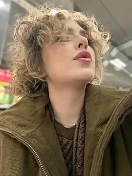 Snapshot of KellyKeler chatting on November 14, 2025, 1:04 pm KellyKeler online show from November 14, 2025, 1:04 pm