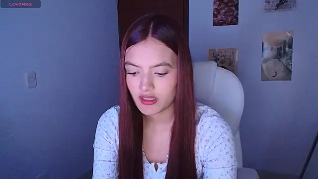 Snapshot of Ema__Rose chatting on September 14, 2025, 1:17 am Ema Rose online show from September 14, 2025, 1:17 am