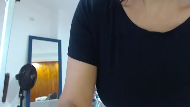 KimScarleth online show from February 6, 2026, 3:52 pm