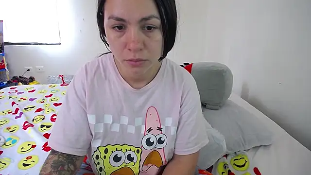 Zoe Rowan online show from November 15, 2025, 2:54 pm