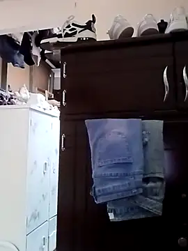 Arii collins1 online show from September 30, 2025, 10:05 pm