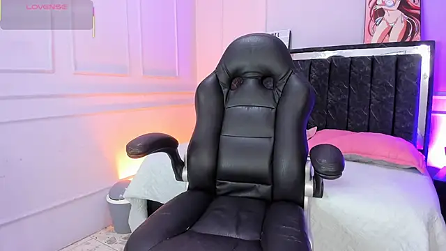 SwettRenata  online show from February 4, 2026, 12:44 pm