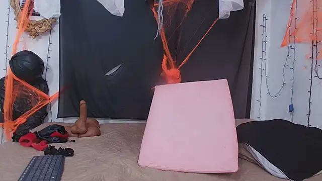 rubihops online show from October 31, 2025, 11:51 am