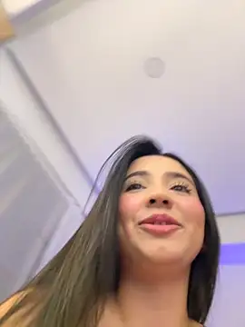 Michelle Zoe online show from October 25, 2025, 4:00 am