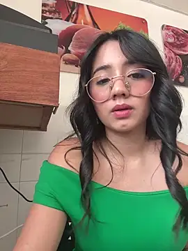 Michelle Zoe online show from October 26, 2025, 3:56 pm