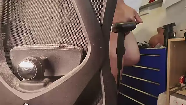 Snapshot of ozmsg chatting on December 16, 2025, 4:28 am ozmsg online show from December 16, 2025, 4:28 am