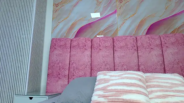 Snapshot of emmacurvy chatting on February 14, 2026, 3:07 am emmacurvy online show from February 14, 2026, 3:07 am