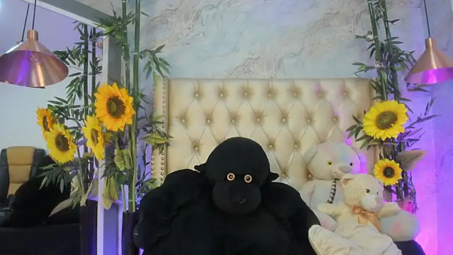 Snapshot of LittleeJaz chatting on May 2, 2026, 4:50 am LittleeJaz online show from May 2, 2026, 4:50 am