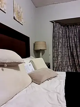 lakkerboobs online show from October 8, 2025, 6:19 pm