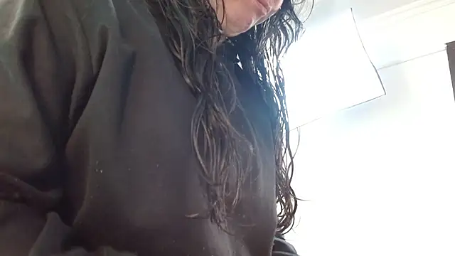 Snapshot of elamurray chatting on November 5, 2025, 11:24 am elamurray online show from November 5, 2025, 11:24 am