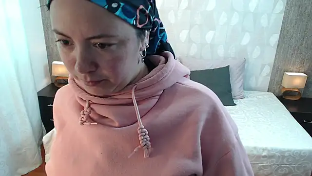 Snapshot of elamurray chatting on October 27, 2025, 11:11 am elamurray online show from October 27, 2025, 11:11 am