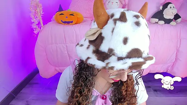 hannacutegod online show from November 11, 2025, 5:02 am