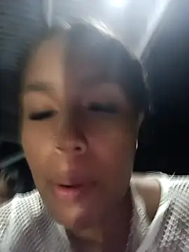 Fernanda30 online show from September 23, 2025, 4:41 am