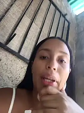 Snapshot of Fernanda30 chatting on January 18, 2026, 4:43 pm Fernanda30 online show from January 18, 2026, 4:43 pm