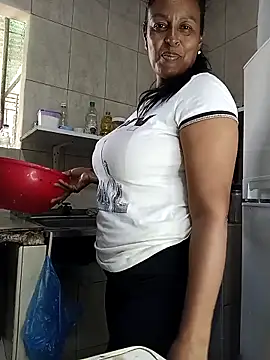 Snapshot of Fernanda30 chatting on February 11, 2026, 5:02 pm Fernanda30 online show from February 11, 2026, 5:02 pm