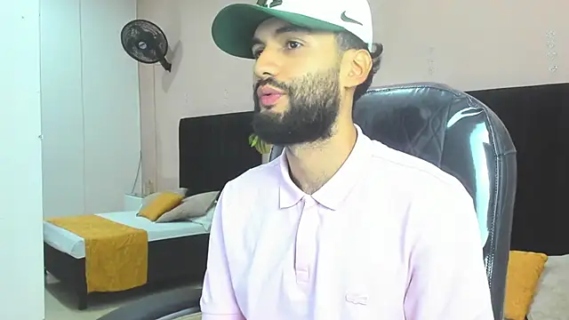 Snapshot of Ryan_Jackson_ chatting on November 12, 2025, 5:55 am Ryan Jackson online show from November 12, 2025, 5:55 am