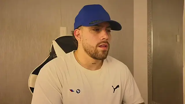 Snapshot of Ades_Lowe chatting on November 14, 2025, 12:53 pm Ades Lowe online show from November 14, 2025, 12:53 pm