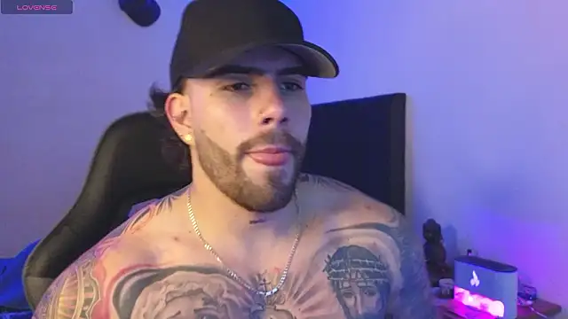 Snapshot of Ades_Lowe chatting on February 19, 2026, 6:10 am Ades Lowe online show from February 19, 2026, 6:10 am