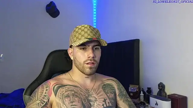 Snapshot of Ades_Lowe chatting on January 18, 2026, 10:02 pm Ades Lowe online show from January 18, 2026, 10:02 pm