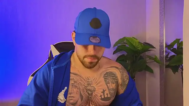 Snapshot of Ades_Lowe chatting on December 5, 2025, 11:42 am Ades Lowe online show from December 5, 2025, 11:42 am