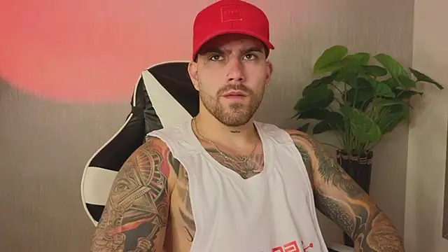 Snapshot of Ades_Lowe chatting on November 28, 2025, 10:48 am Ades Lowe online show from November 28, 2025, 10:48 am