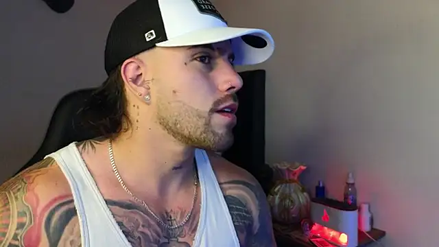 Snapshot of Ades_Lowe chatting on April 11, 2026, 5:48 am Ades Lowe online show from April 11, 2026, 5:48 am