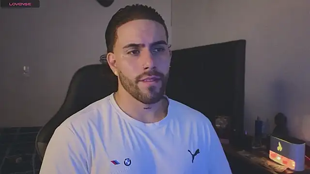 Snapshot of Ades_Lowe chatting on February 13, 2026, 5:29 am Ades Lowe online show from February 13, 2026, 5:29 am