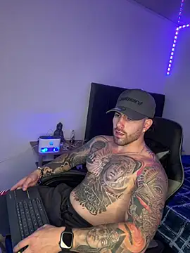 Snapshot of Ades_Lowe chatting on January 13, 2026, 5:44 am Ades Lowe online show from January 13, 2026, 5:44 am