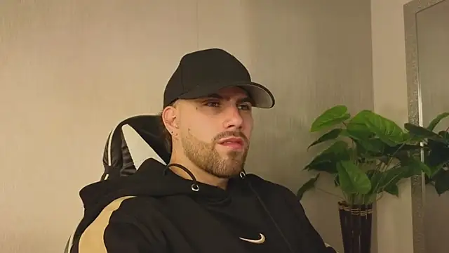 Snapshot of Ades_Lowe chatting on November 29, 2025, 11:43 am Ades Lowe online show from November 29, 2025, 11:43 am