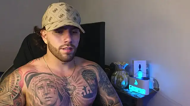 Snapshot of Ades_Lowe chatting on April 2, 2026, 7:04 am Ades Lowe online show from April 2, 2026, 7:04 am