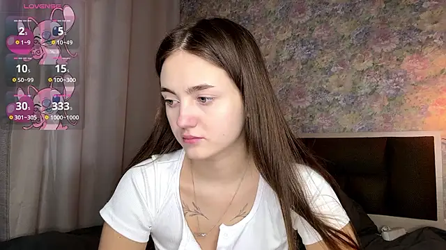 Snapshot of LoraDavi chatting on March 24, 2026, 5:51 am LoraDavi online show from March 24, 2026, 5:51 am