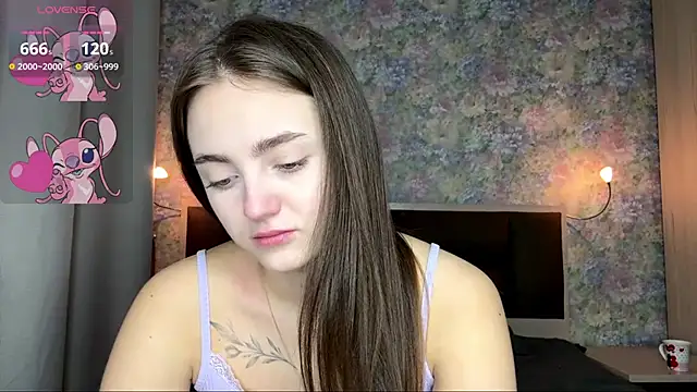 Snapshot of LoraDavi chatting on April 11, 2026, 8:07 am LoraDavi online show from April 11, 2026, 8:07 am