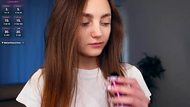 LoraDavi online show from September 24, 2025, 7:26 am