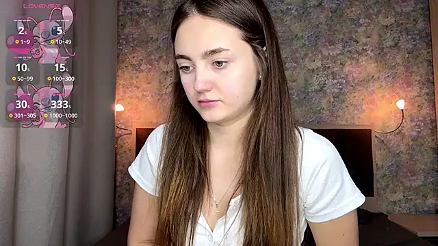 Snapshot of LoraDavi chatting on April 13, 2026, 7:23 am LoraDavi online show from April 13, 2026, 7:23 am