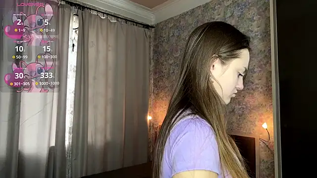 Snapshot of LoraDavi chatting on April 19, 2026, 6:14 am LoraDavi online show from April 19, 2026, 6:14 am