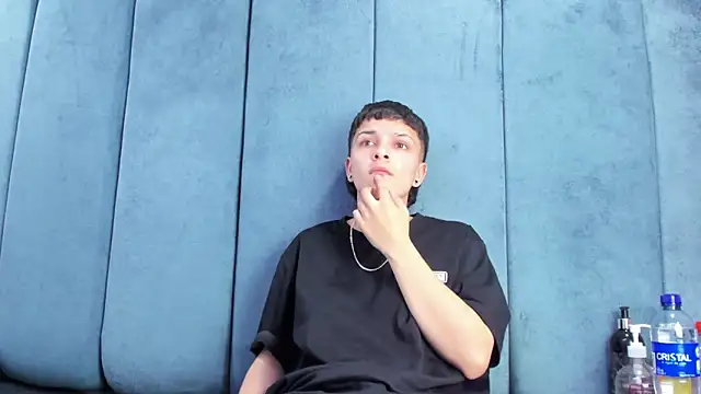 Megan Thompson  online show from February 26, 2026, 2:22 am