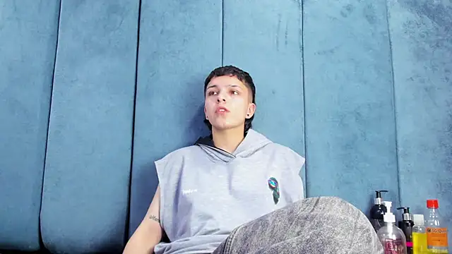 Megan Thompson  online show from February 27, 2026, 2:23 am