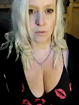 Bouncy-Bella28X online show from November 10, 2025, 11:15 am