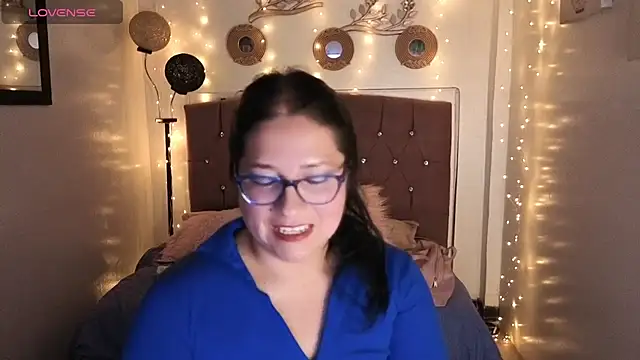 scarlett widow  online show from July 11, 2026, 4:02 am